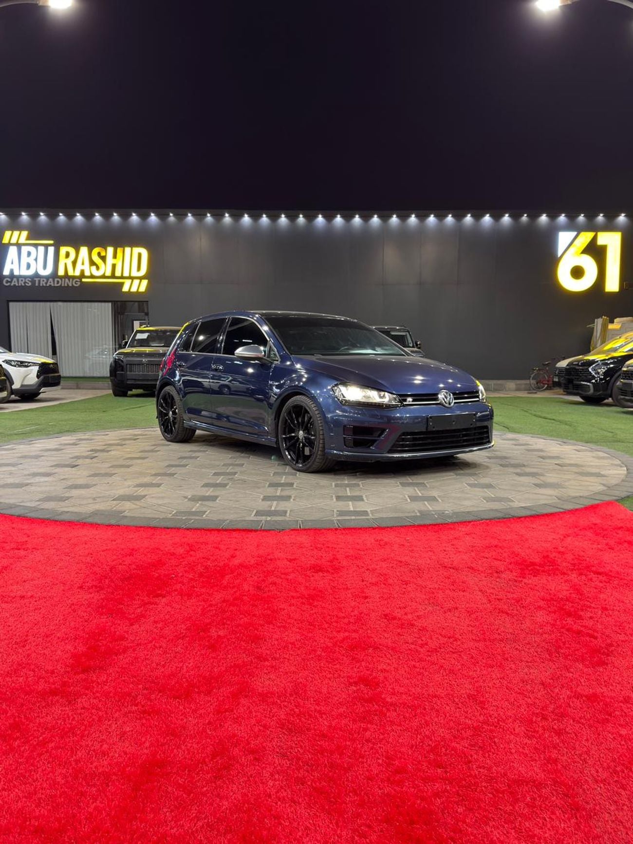 فولكس واجن جولف R 2.0L (290 HP)