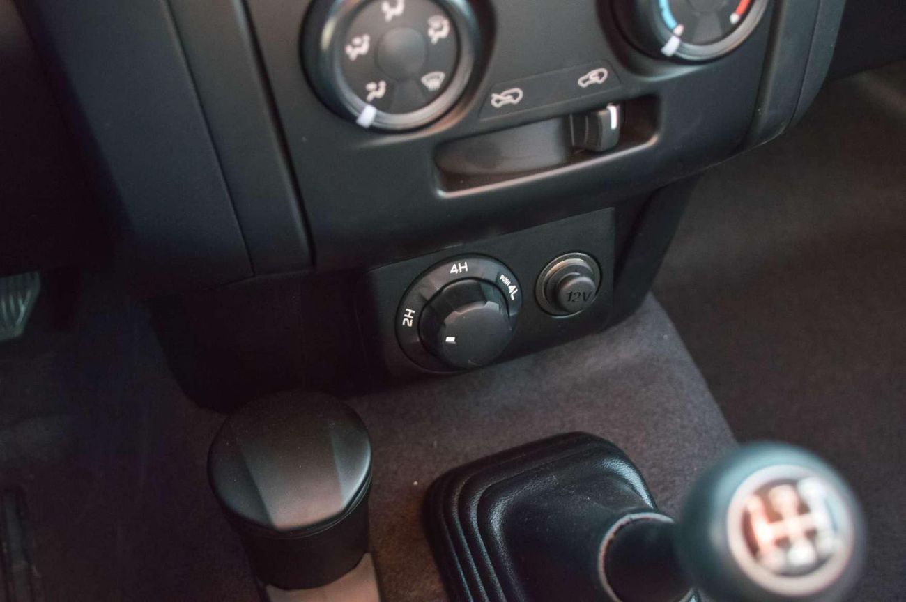 إيسوزو D ماكس ISUZU DMAX 2.5L 4WD SC DIESEL PICKUP 2026