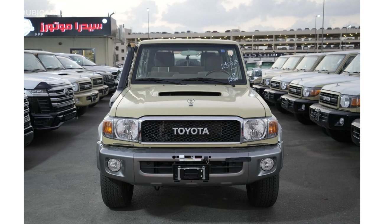 تويوتا لاند كروزر بيك آب Land Cruiser Pickup Double Cabin pickup 4.5L DIESEL V8 4WD Full Option 2023