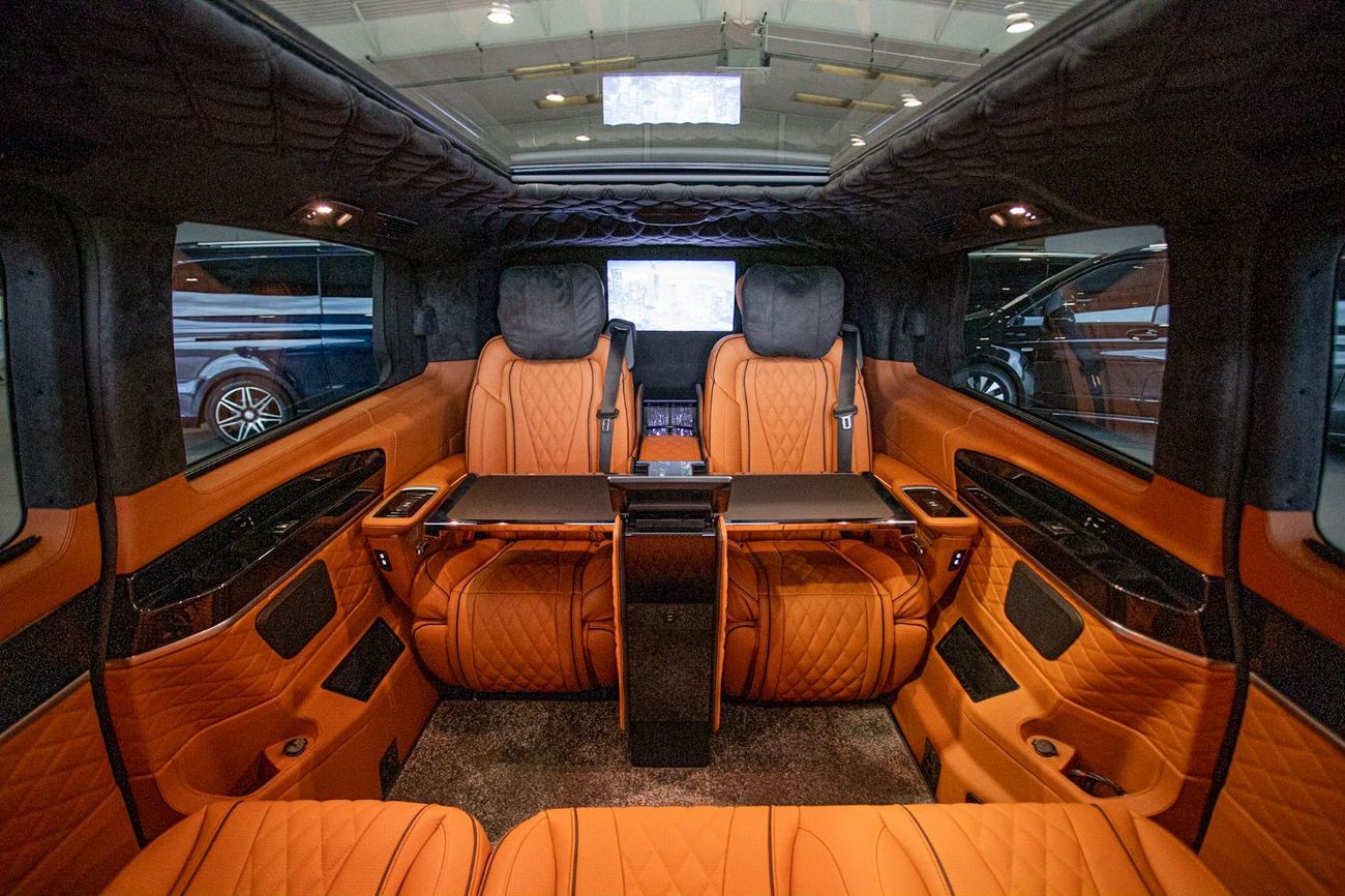 Mercedes-Benz V 300 Senzati GCC Luxury Interior. Mercedes-Benz Approved Conversion