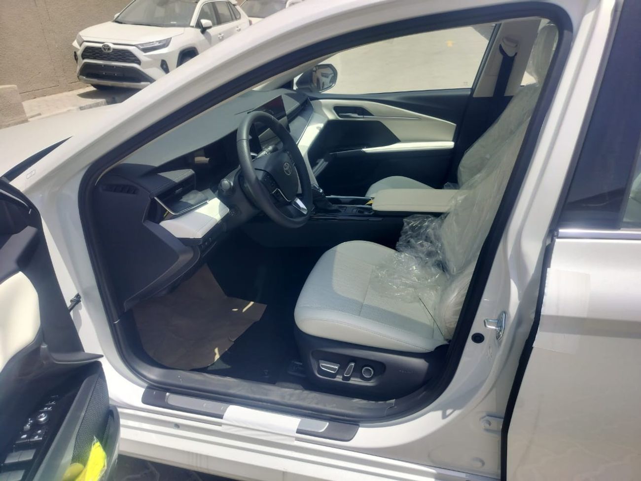 تويوتا كامري Toyota Camry 2025 Twin Engine 2.5HG Premium edition