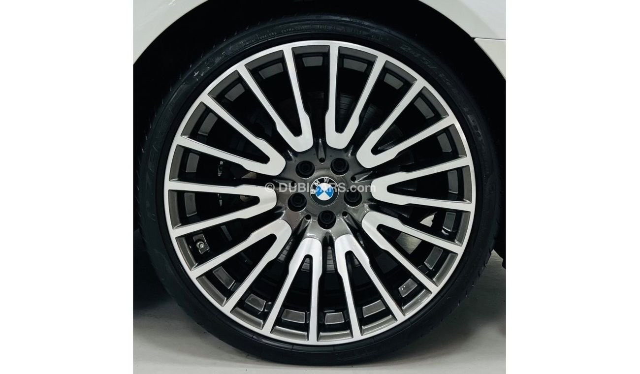 BMW 750Li Luxury Plus GCC .. FSH .. Perfect Condition .. V8 .. Top Range