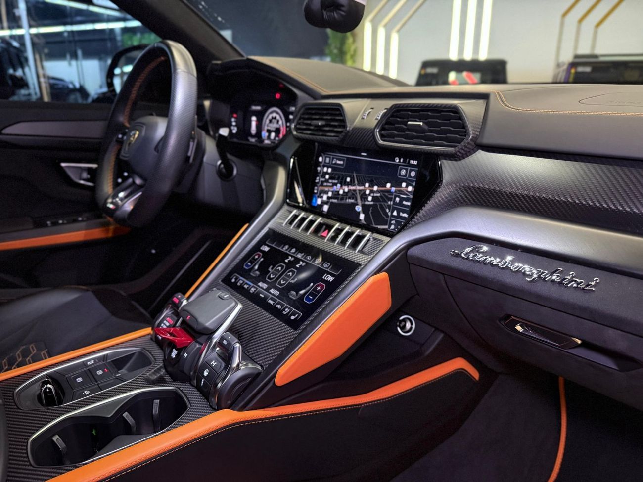 Lamborghini Urus STD 4.0T V8 2021 Graphity Capsule Urus / Under Warranty and Service Contract