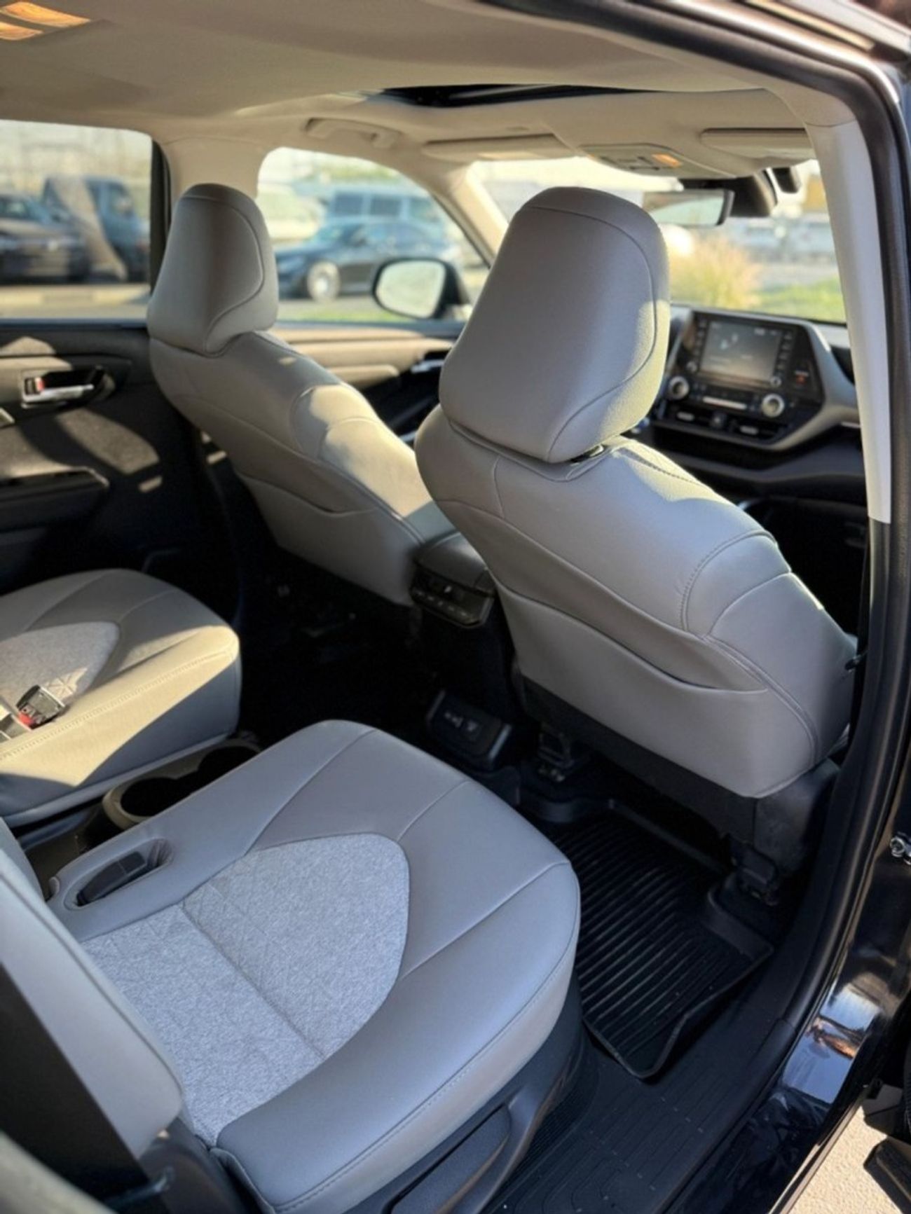 تويوتا هايلاندر Hybrid XLE premium sunroof,leather, push start