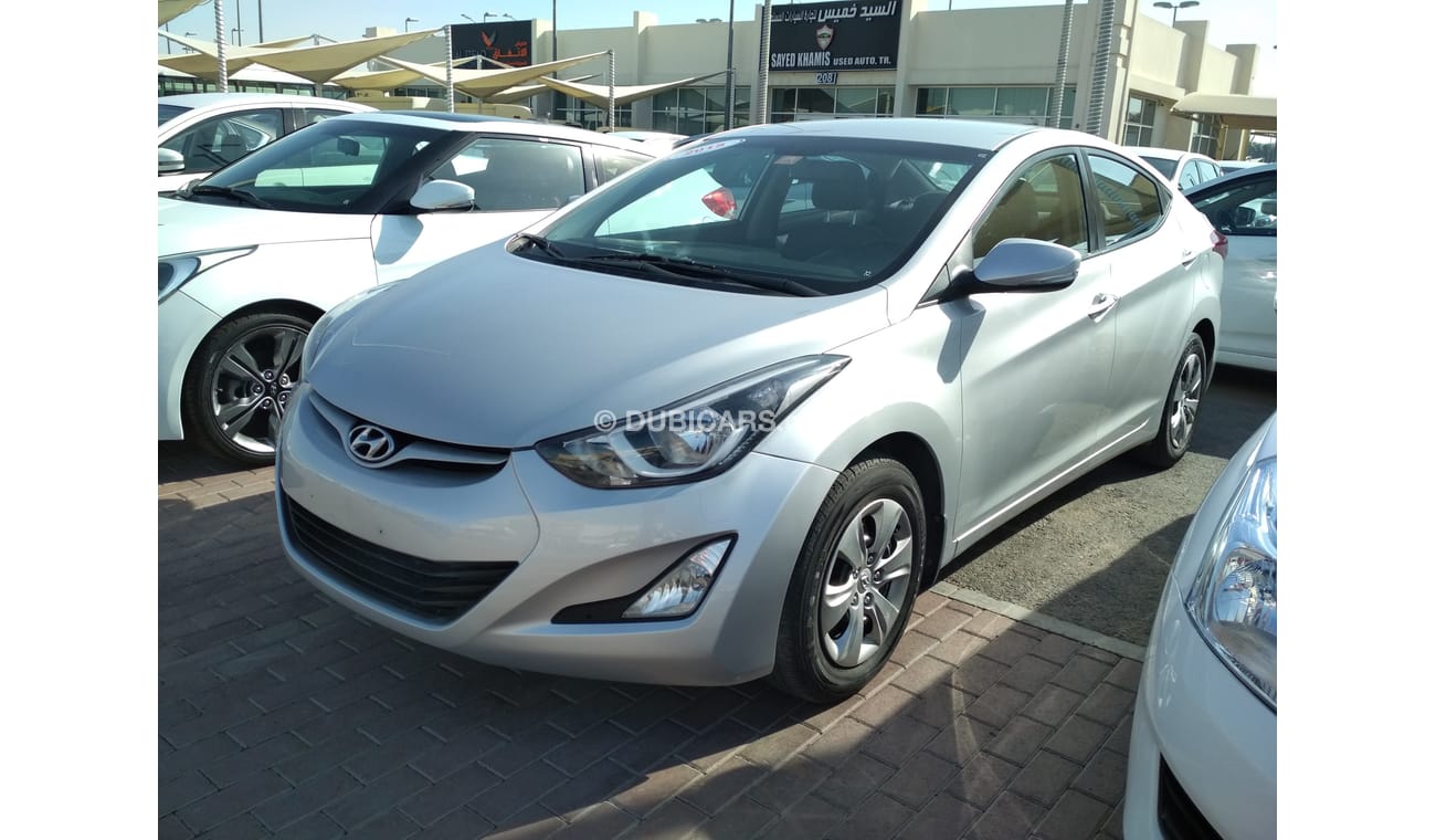 تويوتا كورولا 2015 سلفر خليجى حالة وكالة بدون صبغ بدون حوادث ممتاذة ماشية قليل