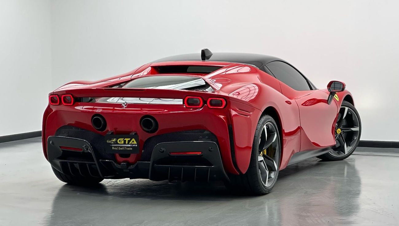 فيراري SF90 ستراديل 2023 Ferrari SF90 Stradale, 2026 Ferrari Warranty, 2030 Ferrari Service Pack, Very Low Kms, GCC