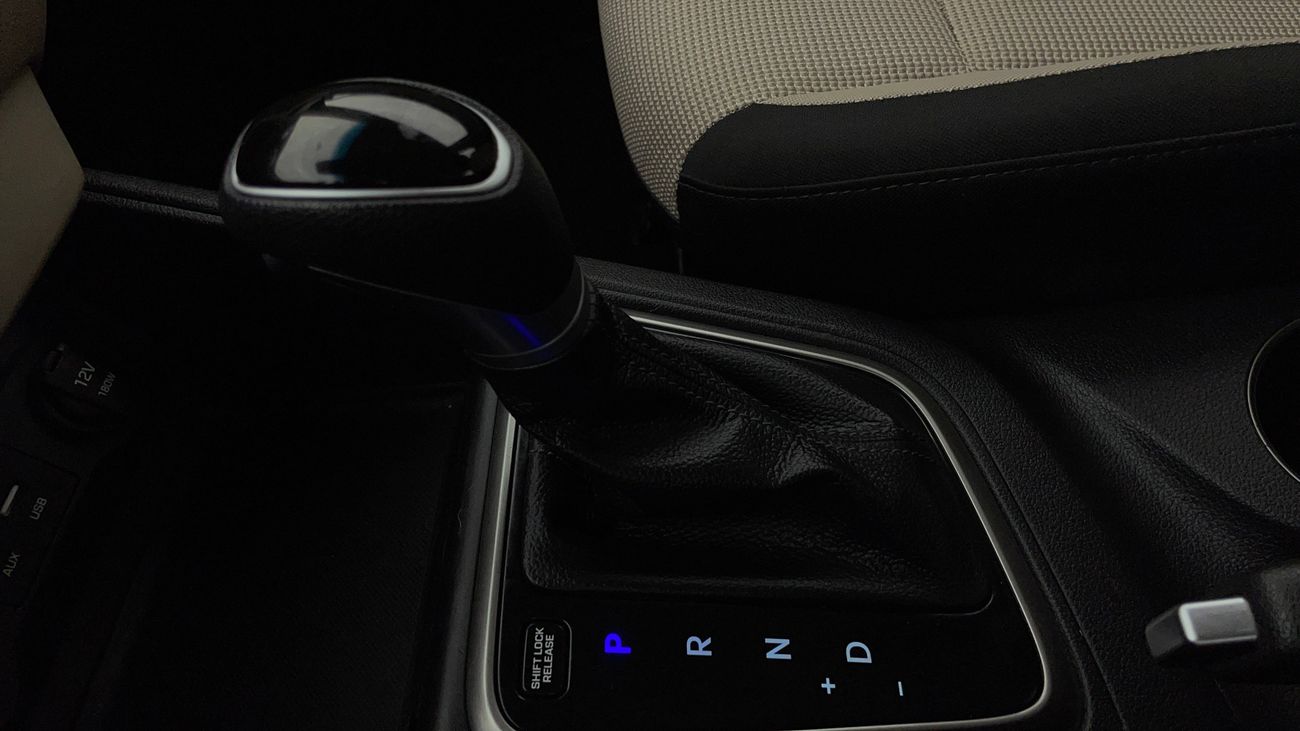 هيونداي أكسنت GL 1.6 | بدون دفعة مقدمة | اختبار القيادة في المنزل