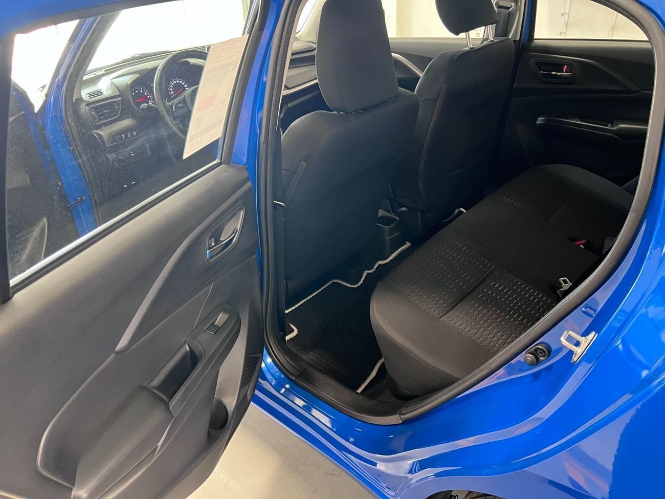 Suzuki Swift GLX STD Suzuki Swift Dzire GLX 1.2L 2025 Suzuki Swift GLX - (1 Year 20,000 Km FREE Service Contract) War
