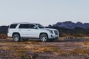 أبارث 500C Key Features & Options: - Panoramic sunroof - 360-degree camera with parking sensors - Adaptive crui