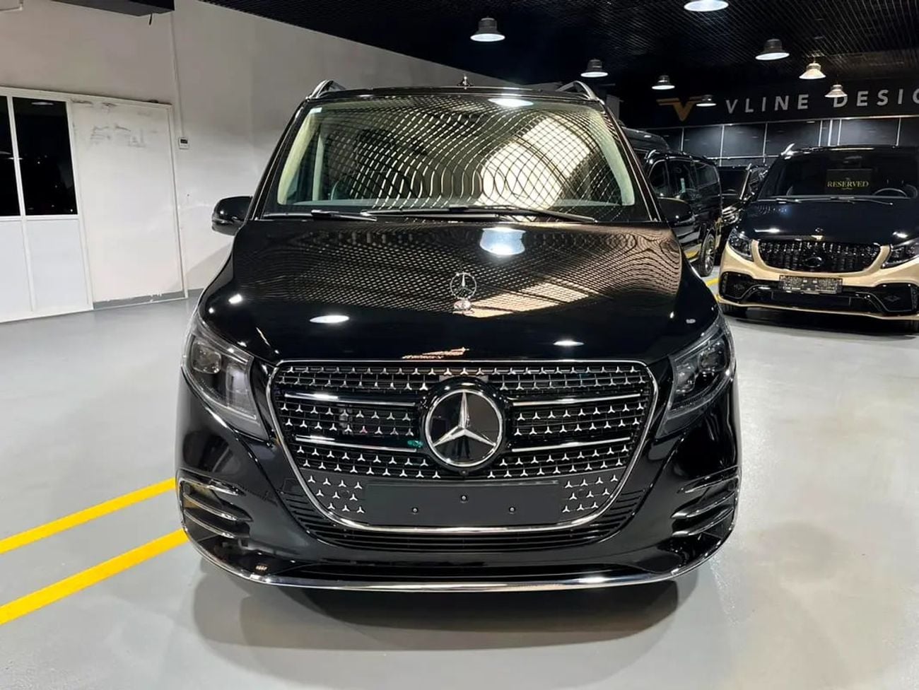 مرسيدس بنز V 300 ARRIVAL MODEL VIP MERCEDES GCC V300 with ADDITIONAL REAR AC - 2 Years Warranty by VLINE