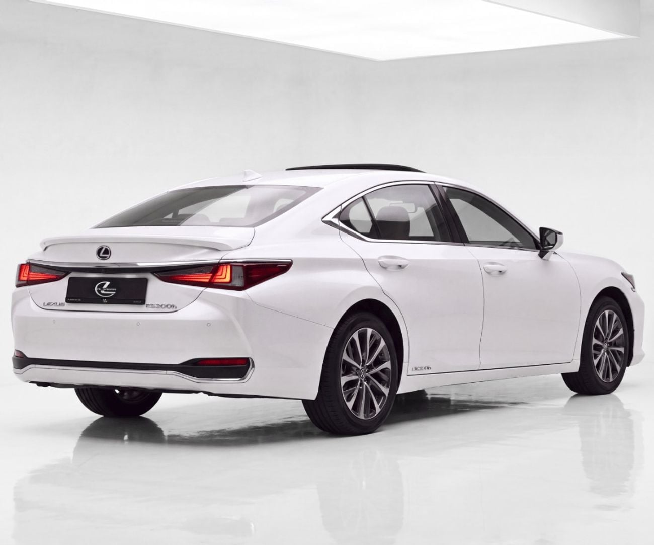 لكزس ES300h HYBRID PLUS 2.5
