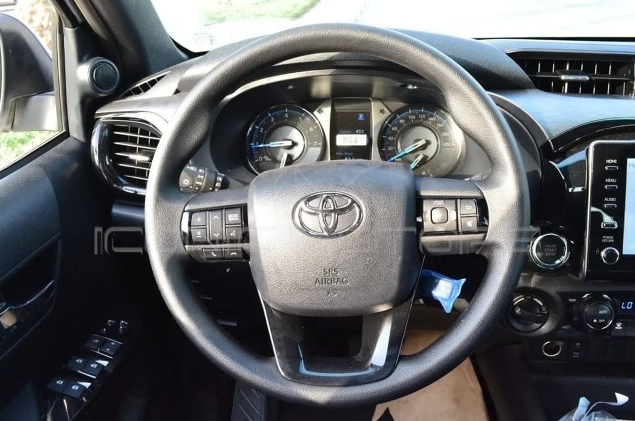 تويوتا هيلوكس 2025 TOYOTA HILUX ADVENTURE 4.0L PETROL