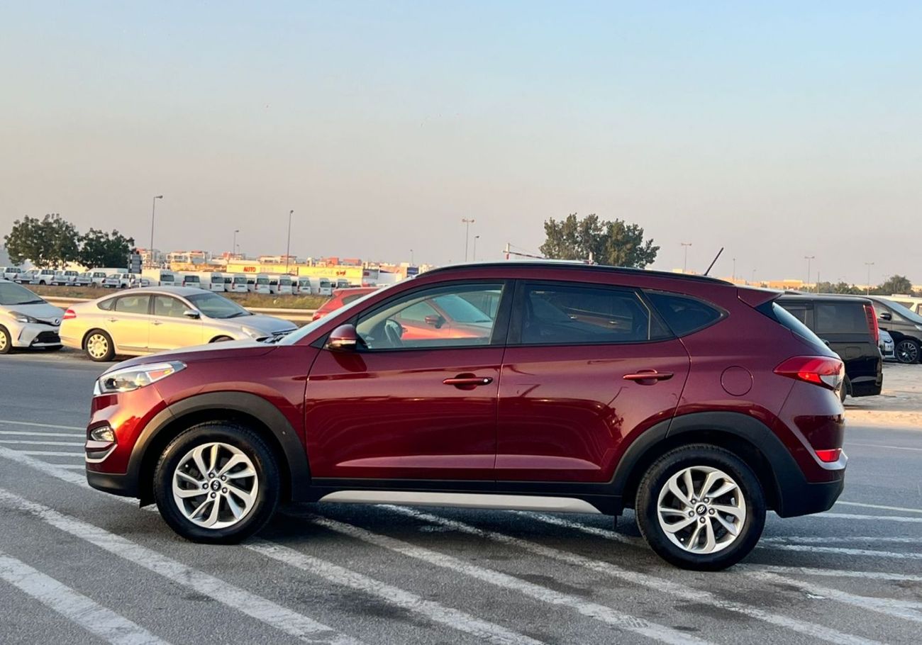 Hyundai Tucson 2017  Hyundai Tucson Limited 2.0L V4 - Panoramic Sunroof - AWD 4x4 - Rear Camera - Leather seats