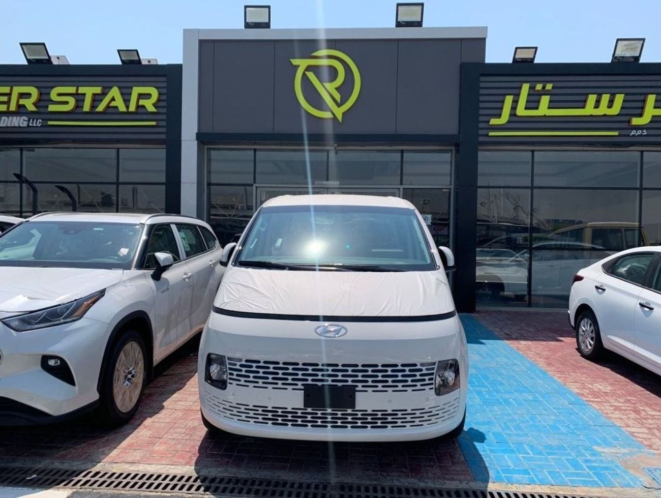 Hyundai Staria 2024 HYUINDAI STARIA 3.5L V6 AUTOMATIC 11-SEATER LOCAL