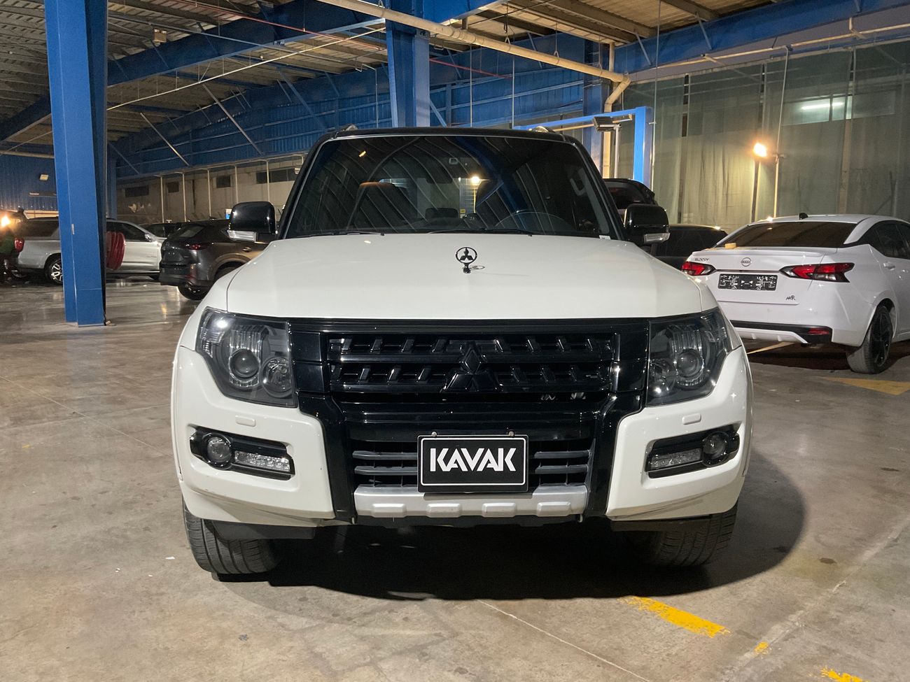 ميتسوبيشي باجيرو Signature Edition | شامل الضمان | 0 ﺪﻔﻋﺓ ﺃﻮﻟﻯ