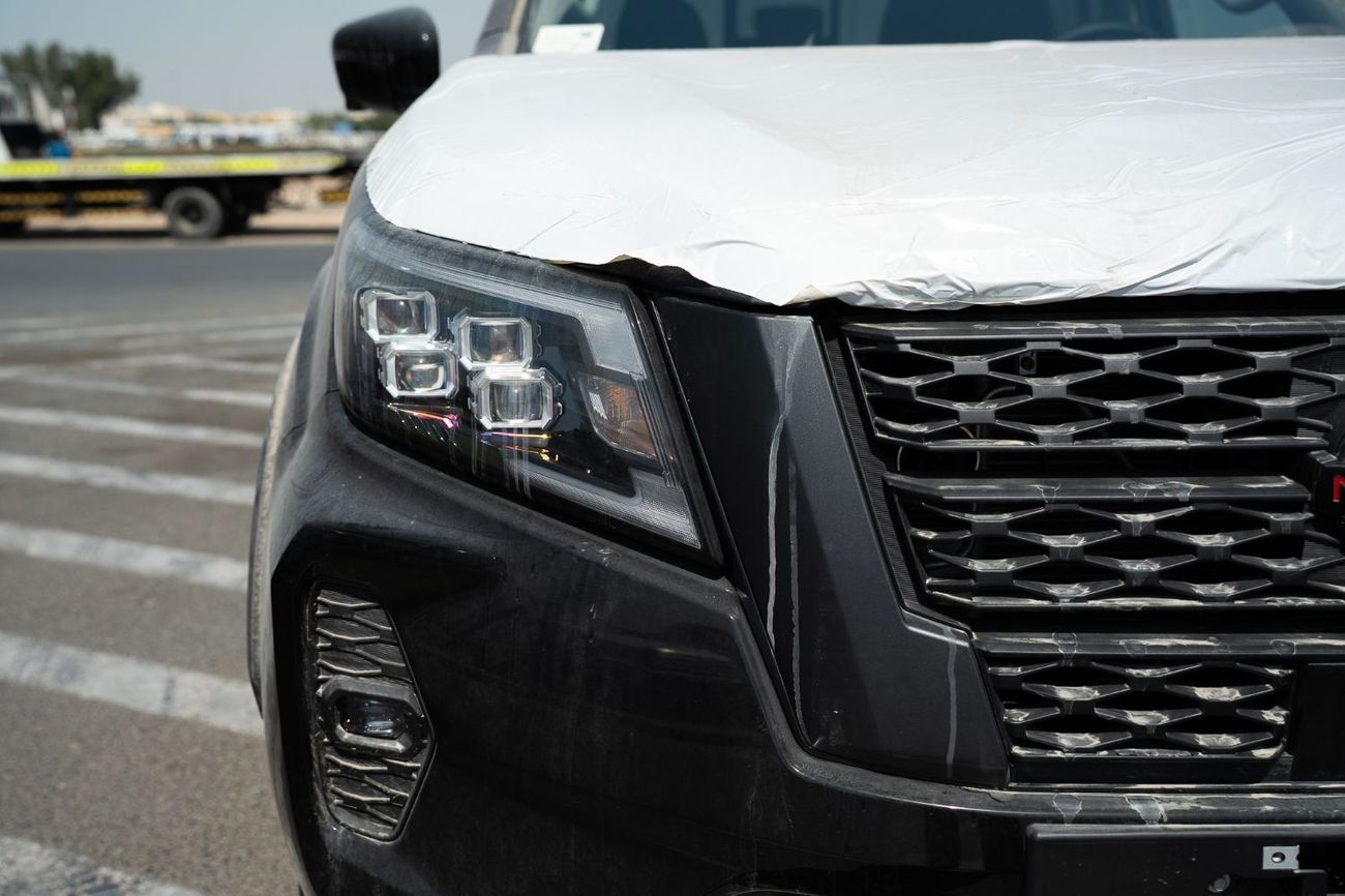 نيسان نافارا PRO-4X Off-Road | 2.5L Diesel 4WD A/T (Only For Export)