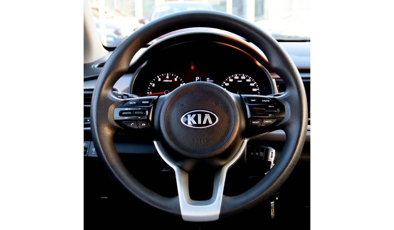 كيا ريو LX 1.6L Hatchback Kia Rio 1.6L 2019 GCC accident free in excellent condition 513 P.M