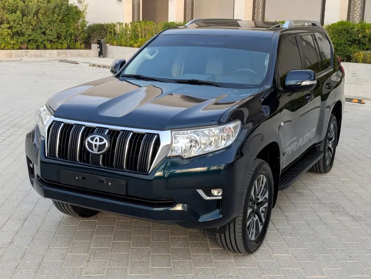 تويوتا برادو GXR 2022 | GCC Specs | Full Option V6 Interior and Exterior Excellent Condition