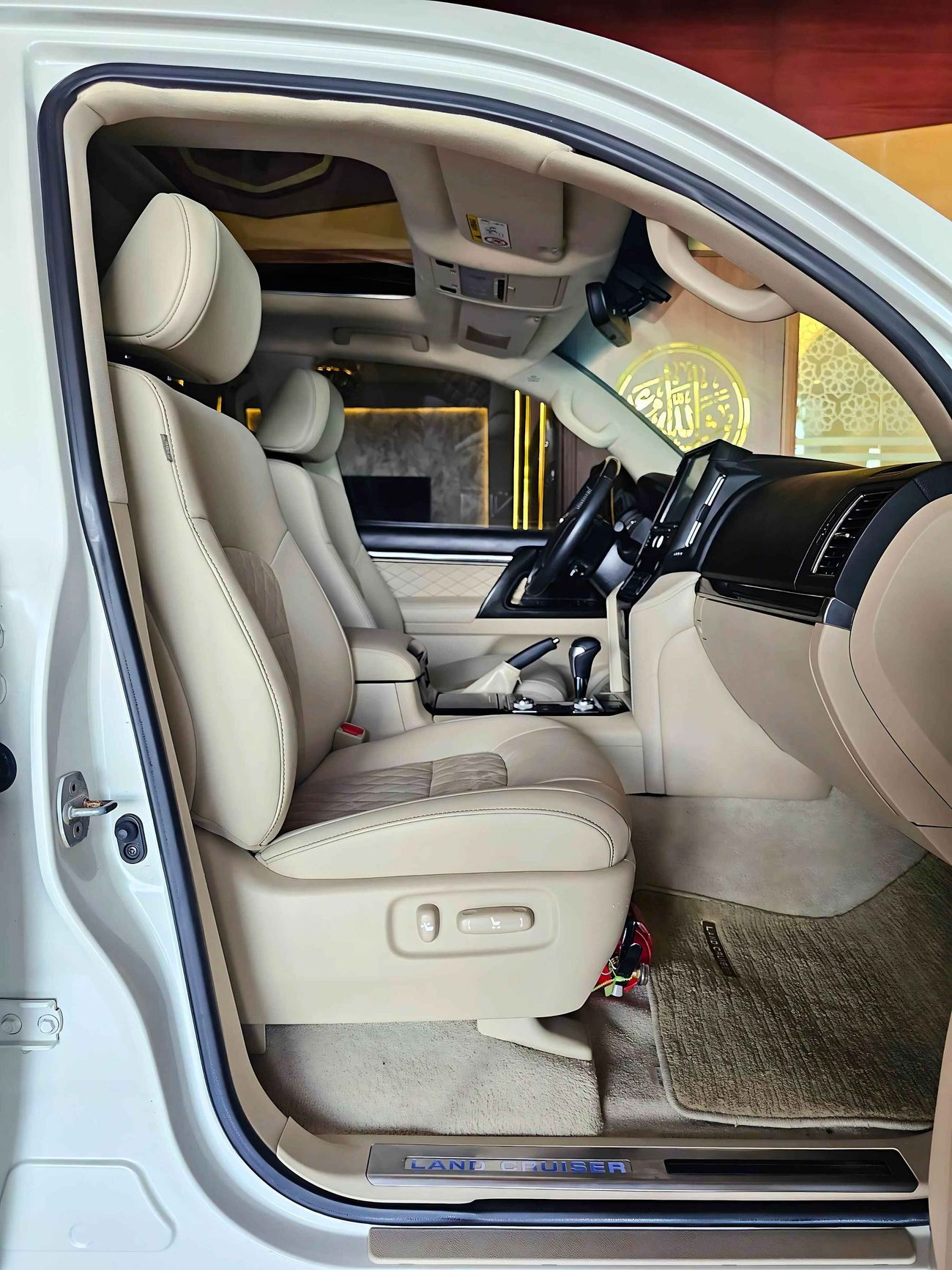 تويوتا لاند كروزر GXR/ V8 4.6L/ FULL OPTION / GCC / EXPORT ONLY / LOT#22256