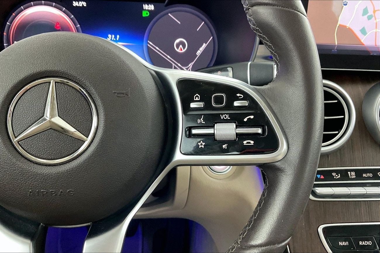 Mercedes-Benz C 200 Premium + (AMG Line)