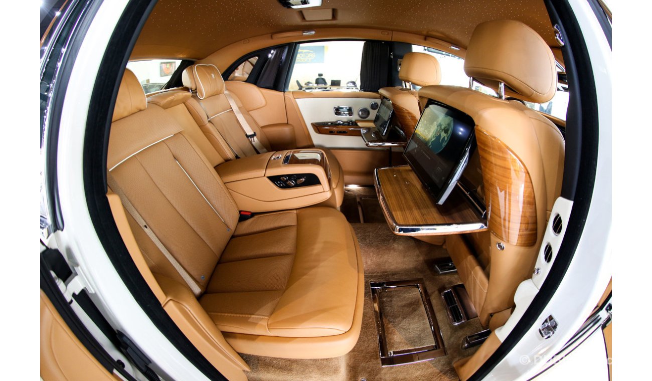 رولز رويس فانتوم ((WARRANTY UNTIL DEC.2021)) ROLLS ROYCE PHANTOM 6.7L V12 TWINTURBO - IN PRISTINE CONDITION