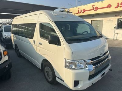 Toyota Hiace DLS -High Roof Commuter 2.8L M/T