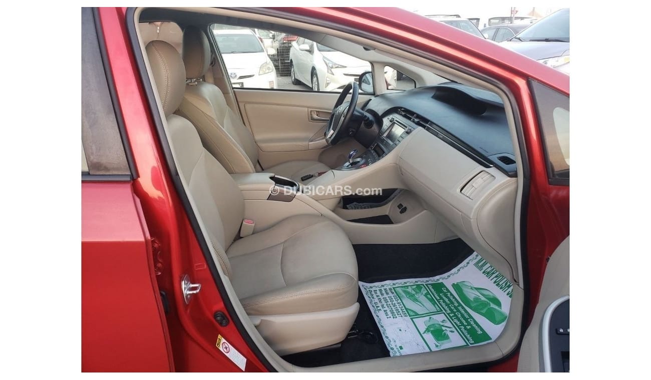 تويوتا برياس 1.8L hybrid  2014