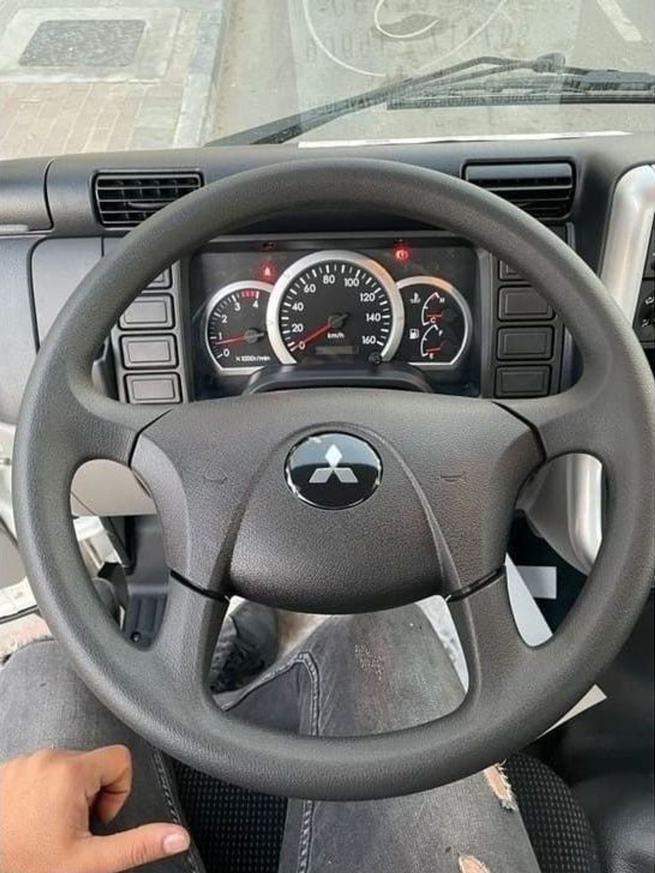 Mitsubishi Fuso Canter only for export