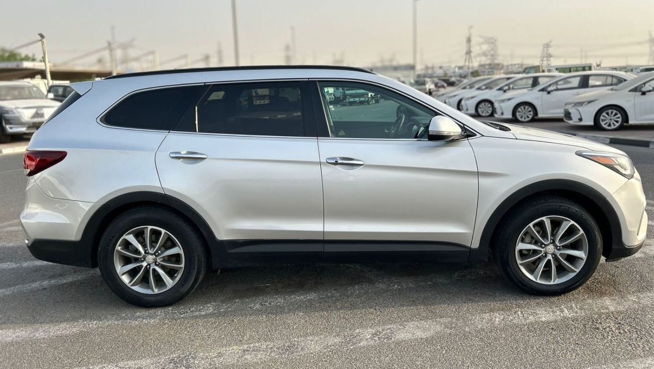 هيونداي سانتا في 2017 Hyundai Santa Fe 4x4 AWD - 3.3L V6 GDi - 7 Leather Seats - Push Start - Big Screen -