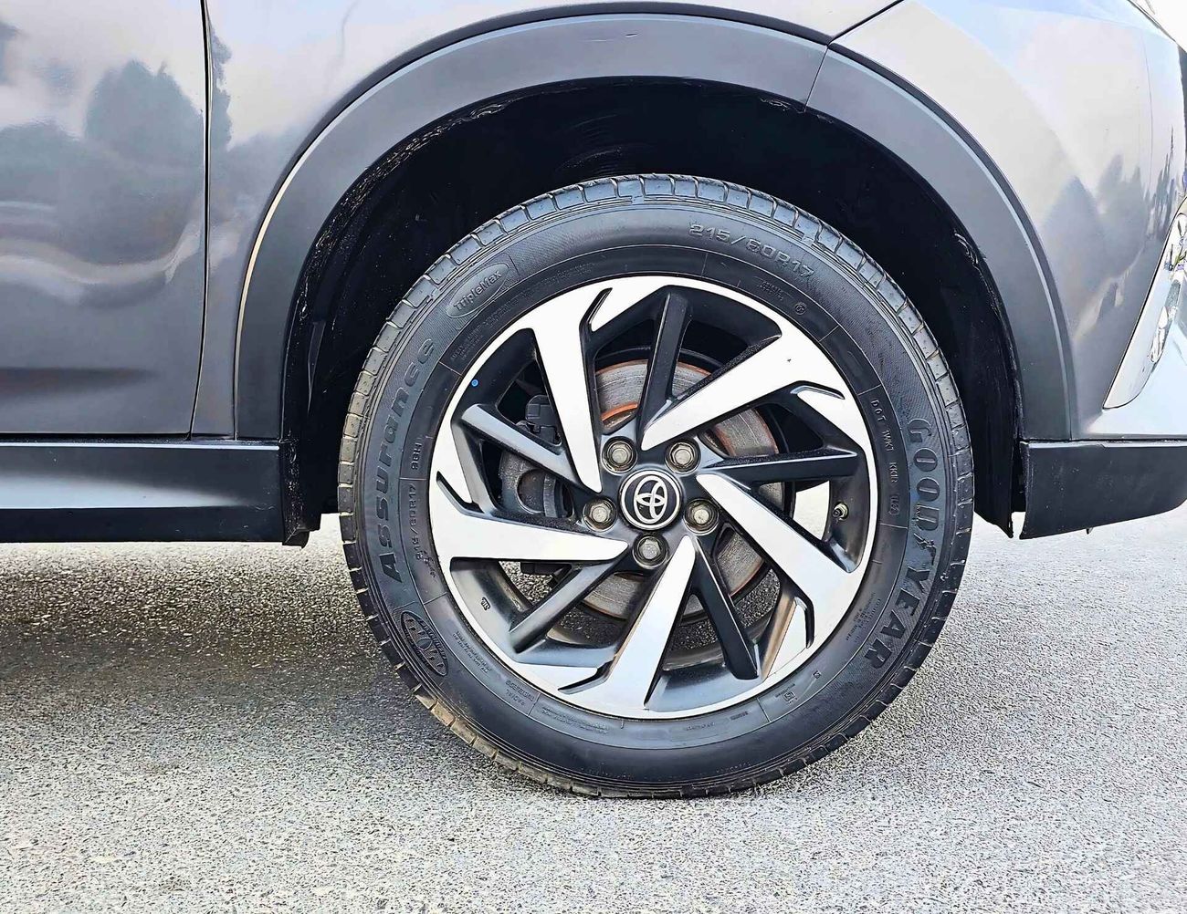 تويوتا راش EX GCC/LEATHER SEATS/NON ACCIDENT/1.5L V4/ EXPORT ONLY / LOT#006559