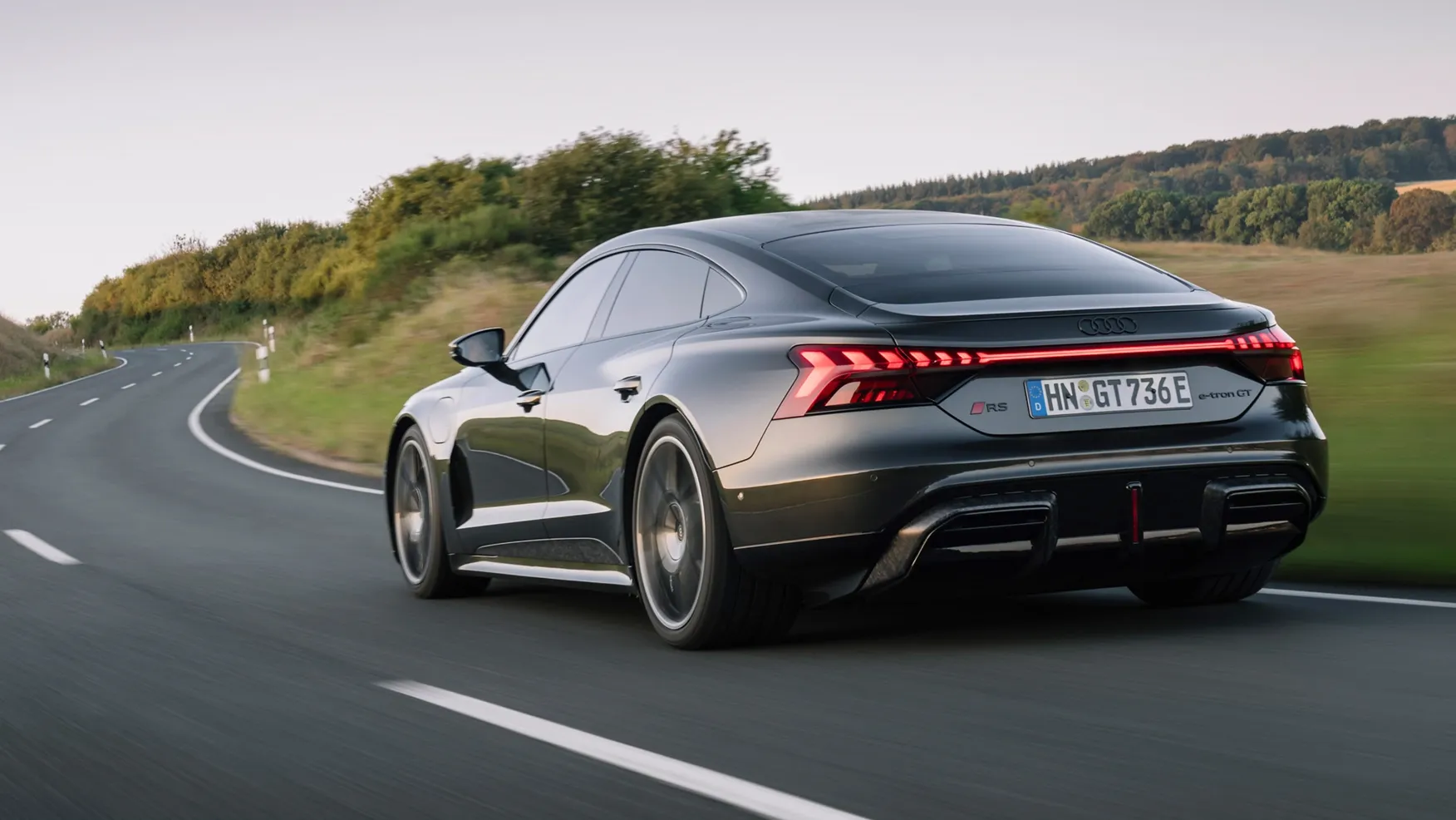 أودي إي ترون جي تي exterior - Rear Left Angled