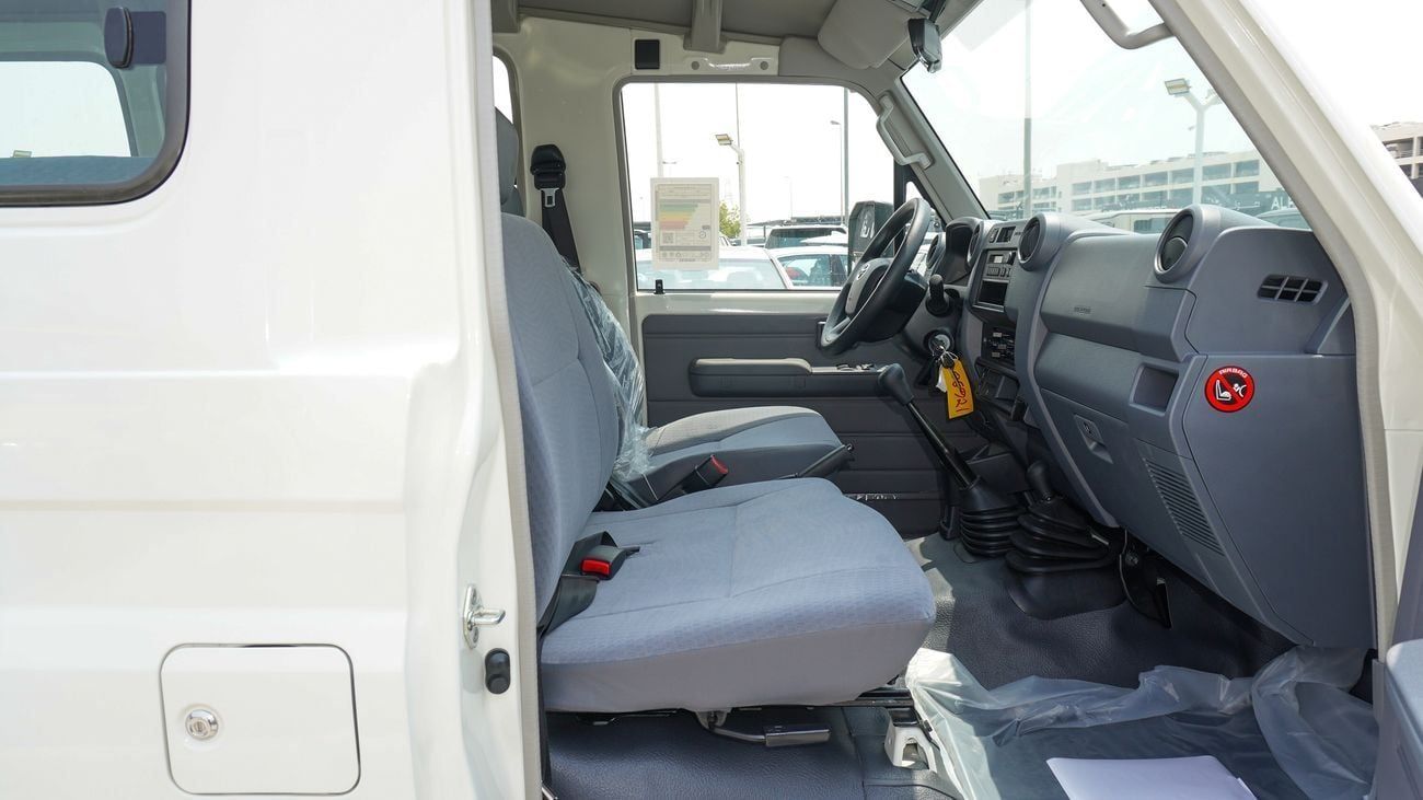 تويوتا لاند كروزر 70 4.0L V6 M/T