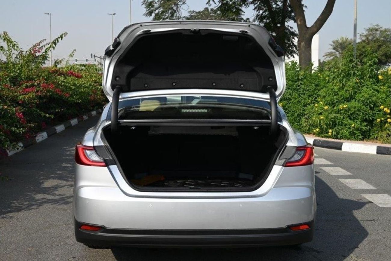 Toyota Camry 2025 TOYOTA CAMRY LE HYBRID 2.5L AT