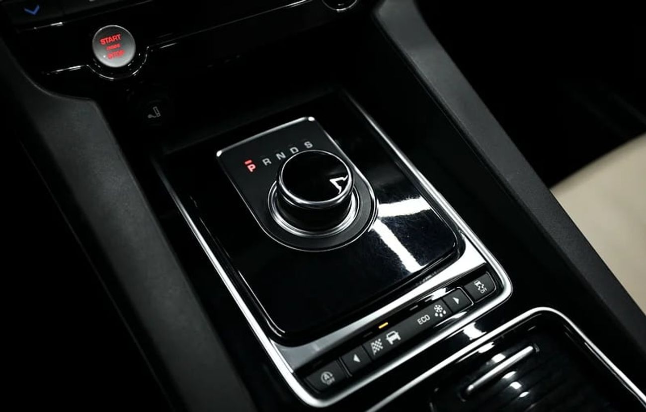 جاكوار F بيس GCC | 1,400 Monthy | Free Insurance + Registration | Warranty Till | Ref#A395886