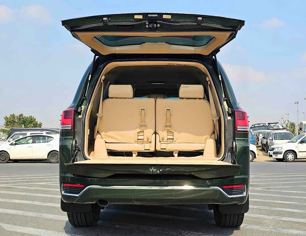 Toyota Land Cruiser VXR/ V8 4.6L/ 2022/ GR SPORT BODY KIT/ FULL OPTION/ SPECIAL COLOR/ EXPORT ONLY