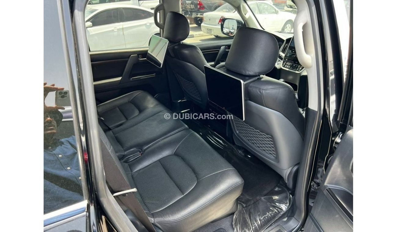 Toyota Land Cruiser 4.0L GXR V6 PETROL FULL OPTION