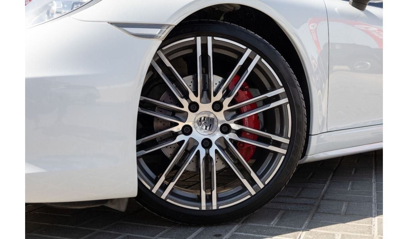 بورش 911 Carrera 4S 3.8L Coupe Porsche 911 Carrera 4S 2015 GCC with Flexible Down-Payment.