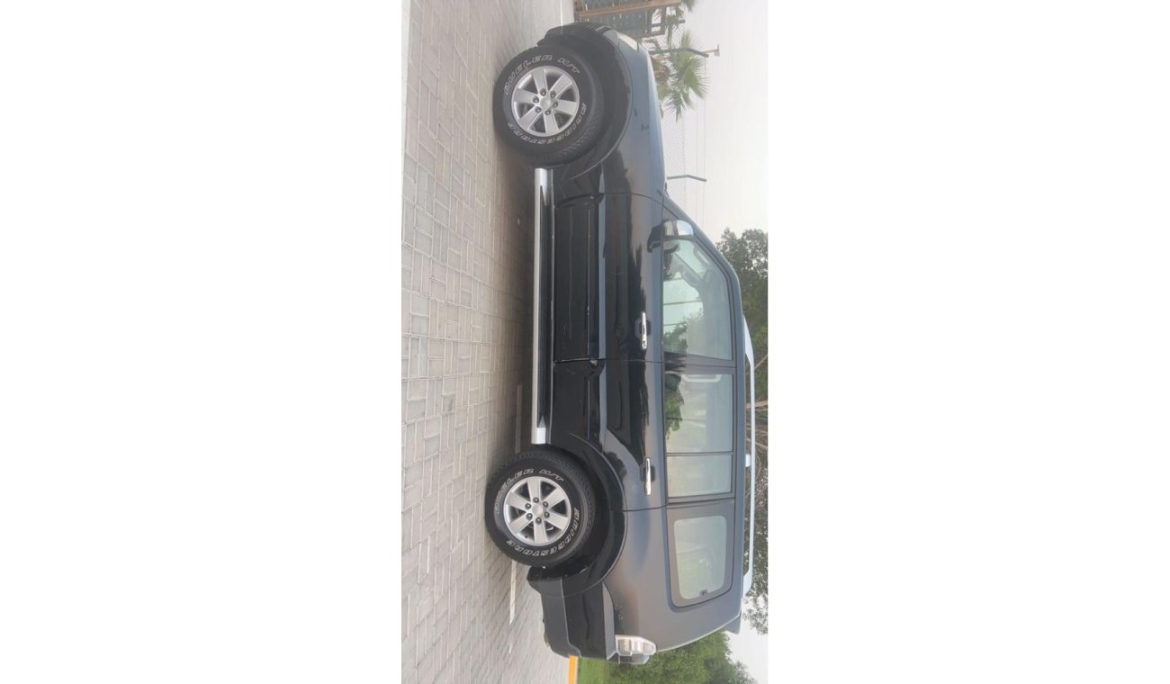 Mitsubishi Pajero Model 2008 Gulf number one leather hatch cruise control alloy wheels in excellent condition