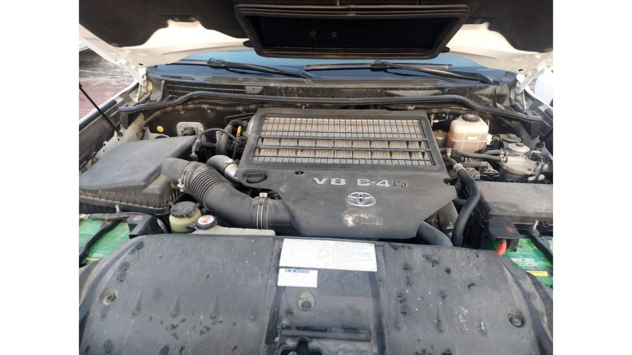 تويوتا لاند كروزر 200 4.5L DIESEL V8 MANUAL TRANSMISSION