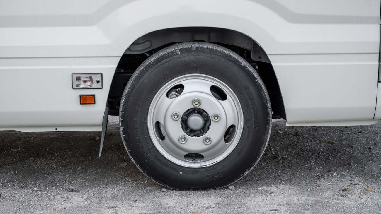 Toyota Coaster COASTER 23STR MT DSL 4.0(WHITE INSIDE MD GREY)25YM