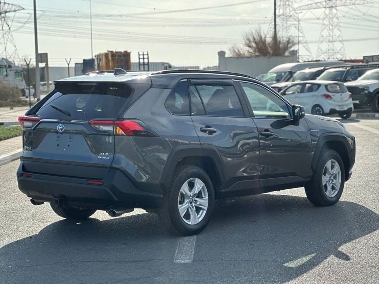 تويوتا راف ٤ Hybrid XLE 2.5L premium Full Option