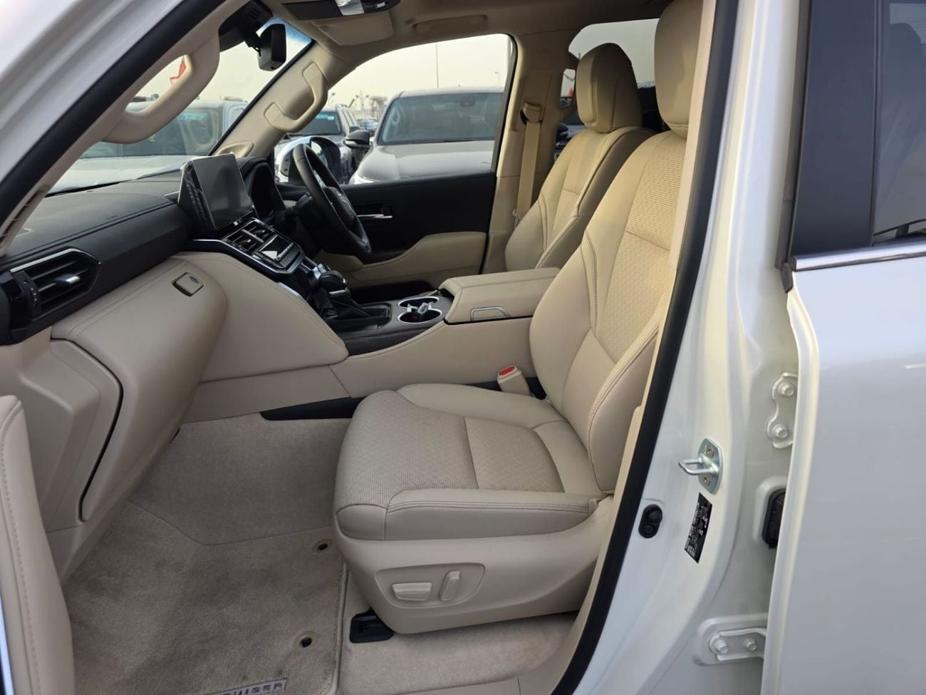 تويوتا لاند كروزر Brand New Toyota land cruiser LC300 ,SAHARA ,year 2025 ,Right Hand Drive ,Diesel 3.3L only For expor