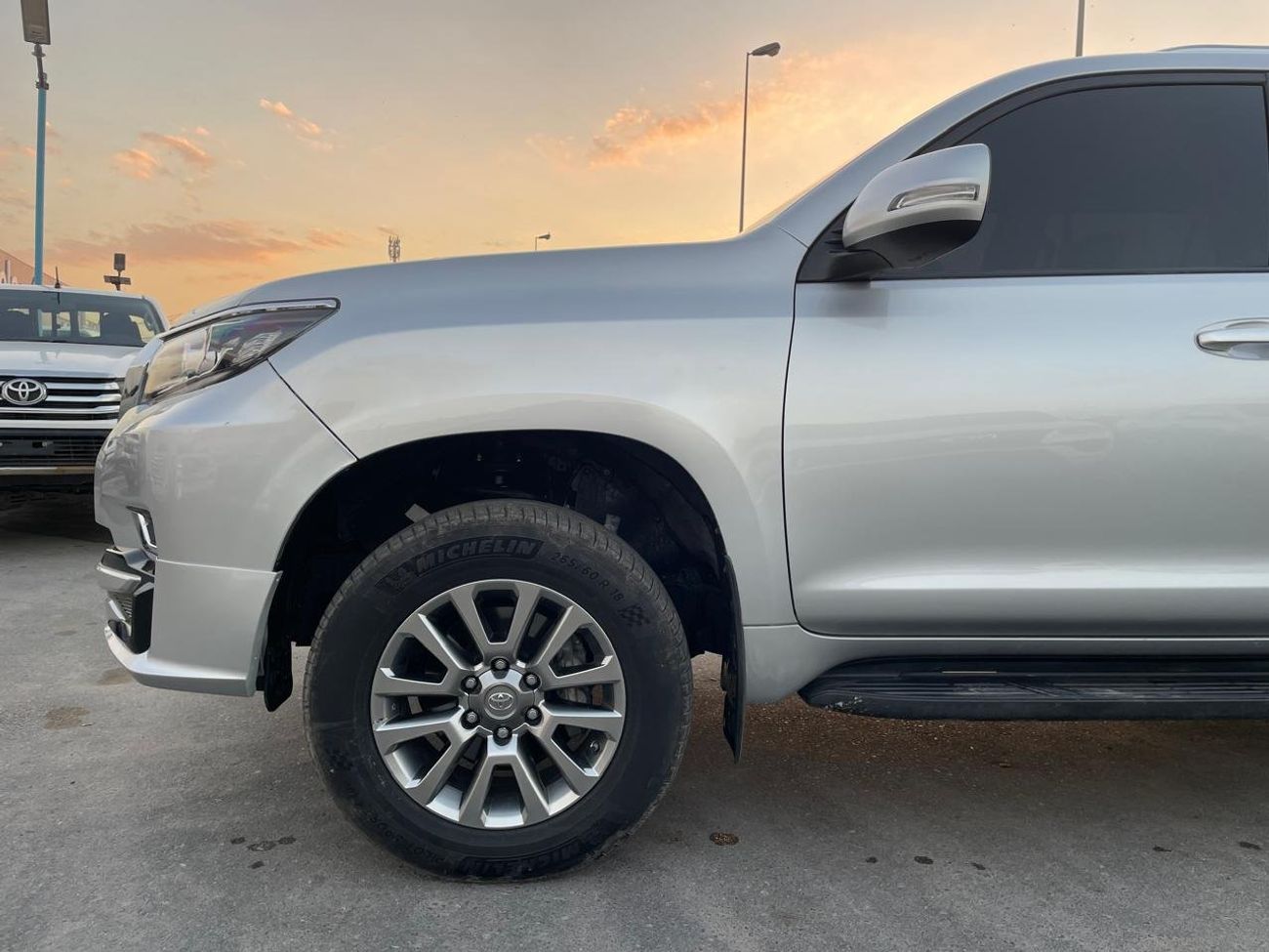 تويوتا برادو GXR 2.7L (164 HP) 4WD (7 Seater)