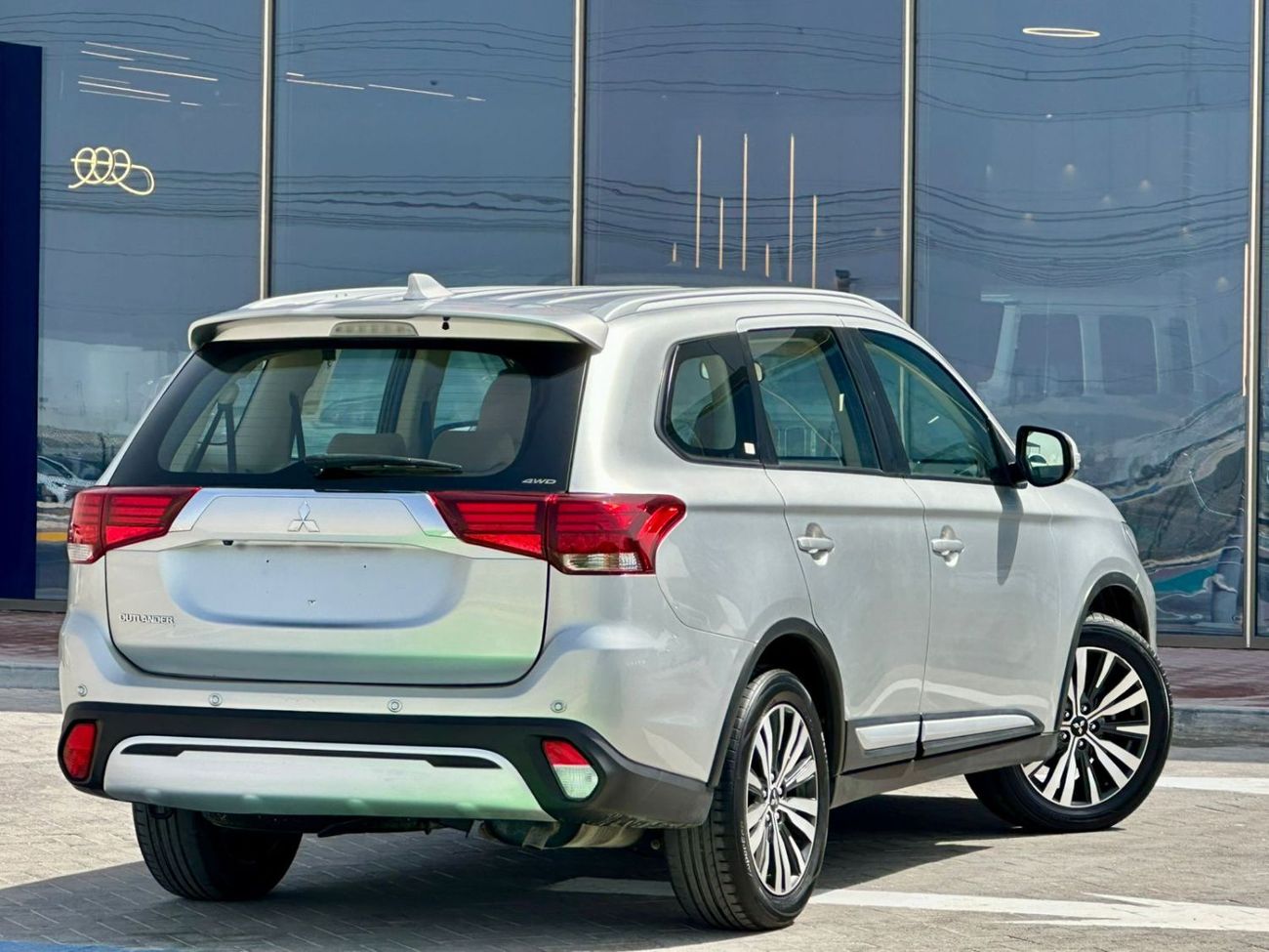 Mitsubishi Outlander GLX 2.4L 960-Monthly l GCC l 4wd, Cruise, Camera l Accident Free