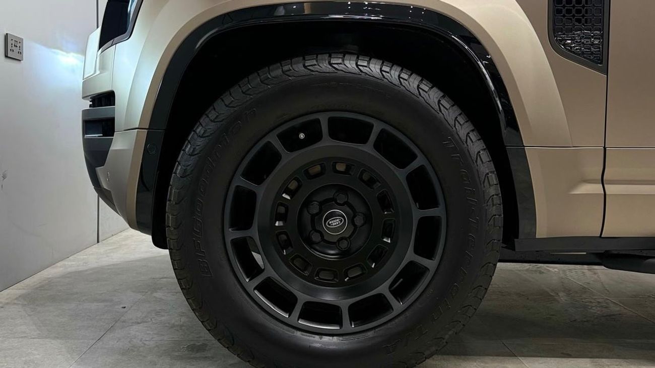 لاند روفر ديفندر 110 P635 OCTA V8