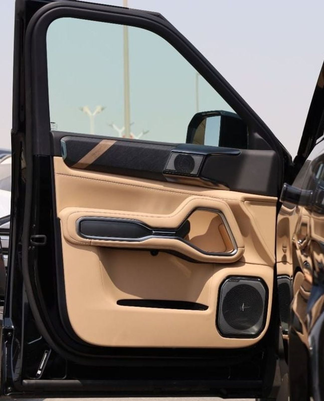 بي واي دي ليوبارد 8 BYD Leopard 8 Flagship smart  7SEATS 2.0L HYBRID 2025