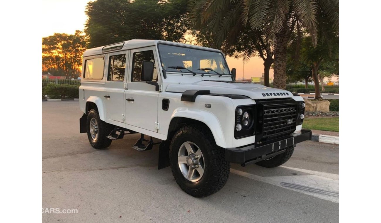 Land Rover Defender LIMITED OFFER FREE REGISTRATION - WARRANTY - GCC SPECS