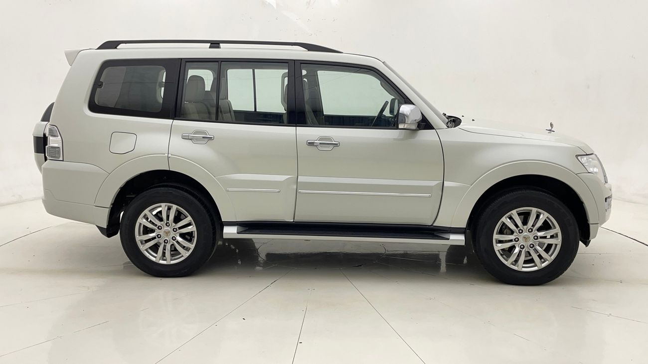 Mitsubishi Pajero GLS HIGHLINE 3.8 | Zero Down Payment | Home Test Drive