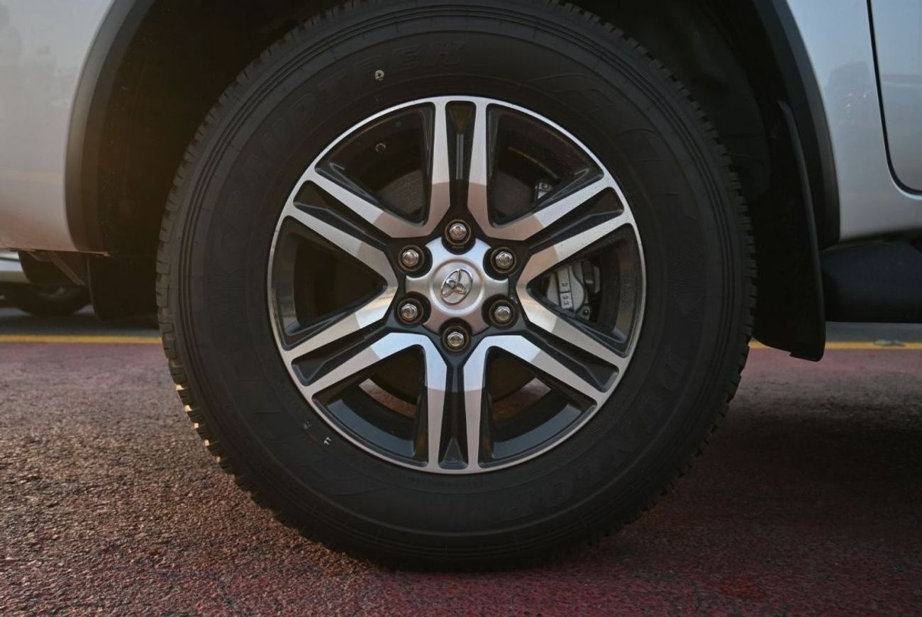 Toyota Fortuner Toyota Fortuner GX 2.7L Petrol, SUV, 2WD Color White Model 2023