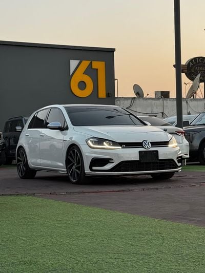 Volkswagen Golf R 2.0L (290 HP)